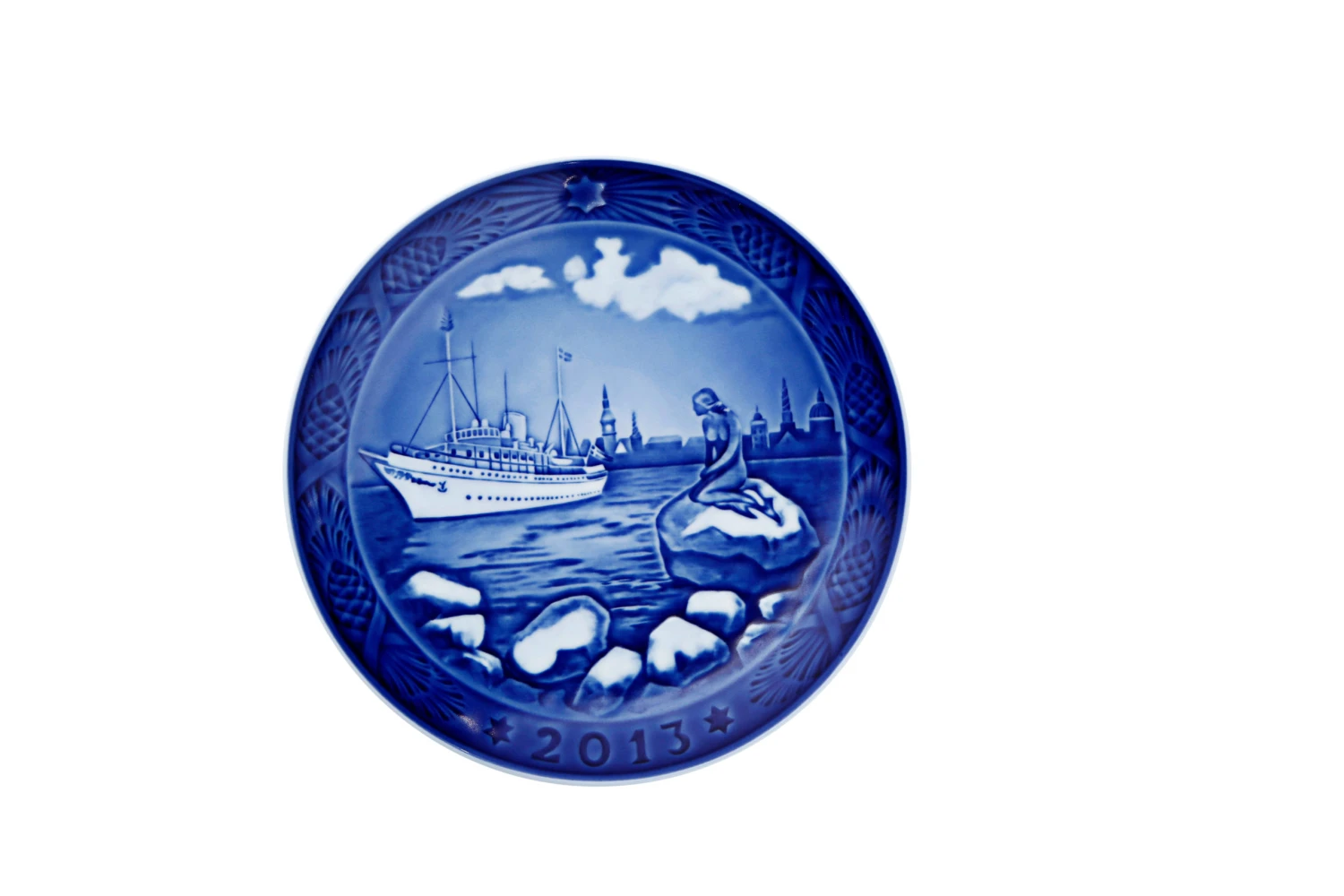 2013 Royal Copenhagen Christmas Plate