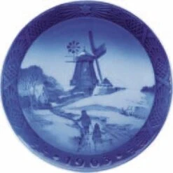 1963 Royal Copenhagen Christmas Plate