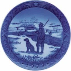 1977 Royal Copenhagen Christmas Plate