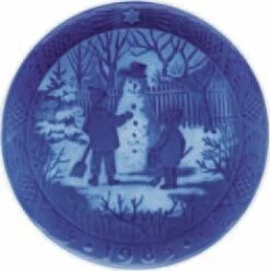 1985 Royal Copenhagen Christmas Plate