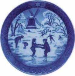 1989 Royal Copenhagen Christmas Plate