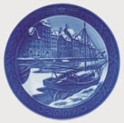 2007 Royal Copenhagen Christmas Plate