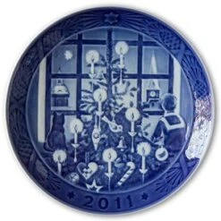 2011 Royal Copenhagen Christmas Plate