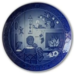 2015 Royal Copenhagen Christmas Plate